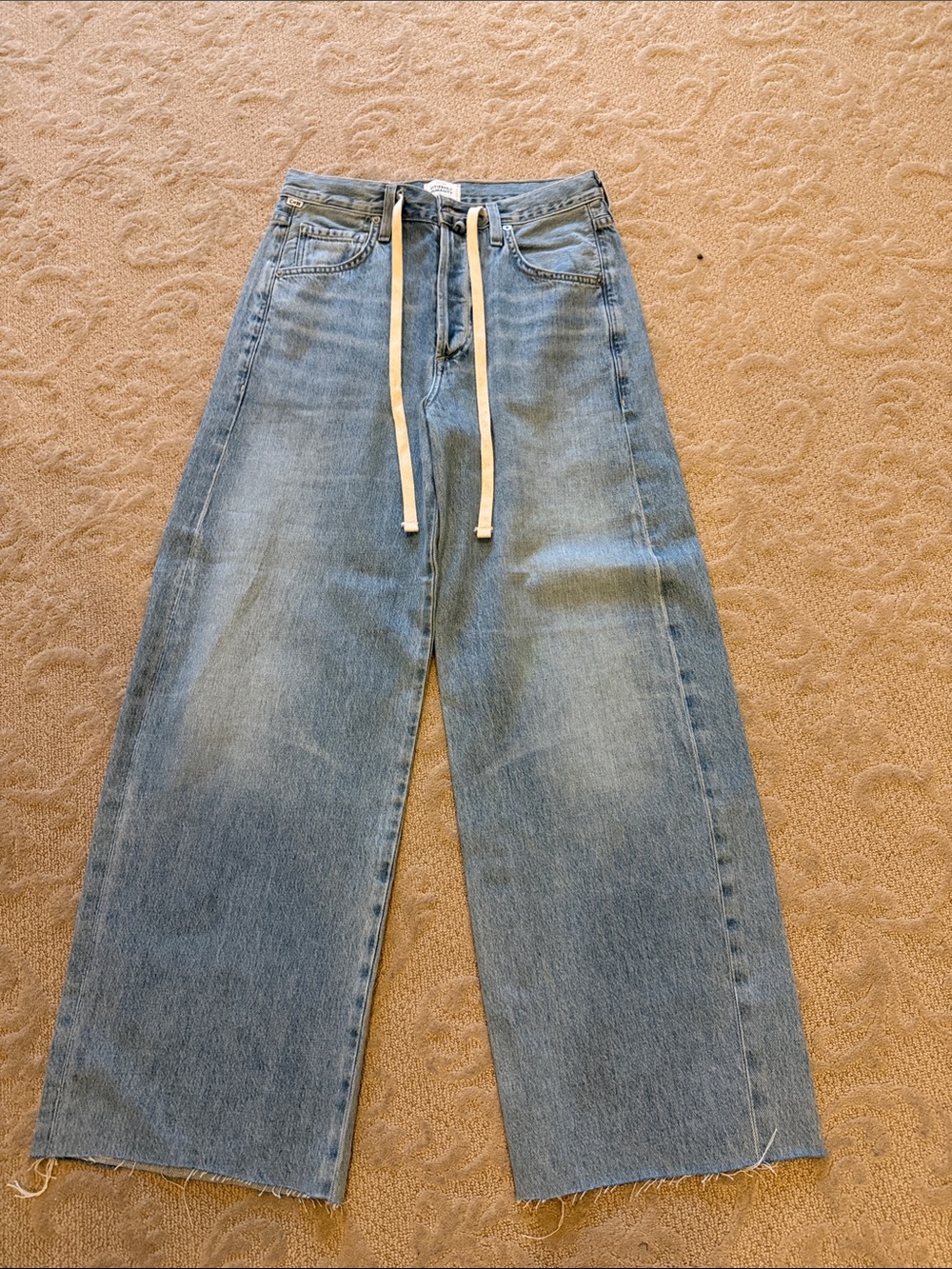 Citizens of Humanity ankle length drawstring raw hem jeans! Crop ankle fit!